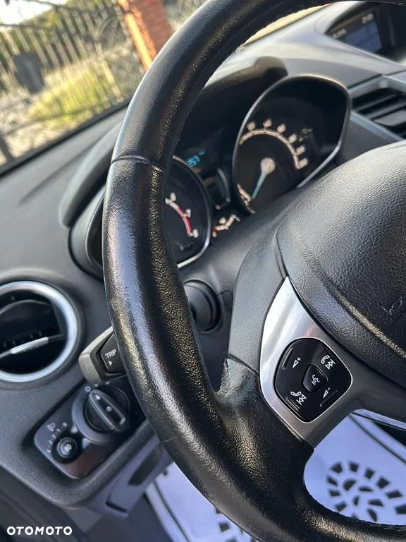 Ford Fiesta - 28