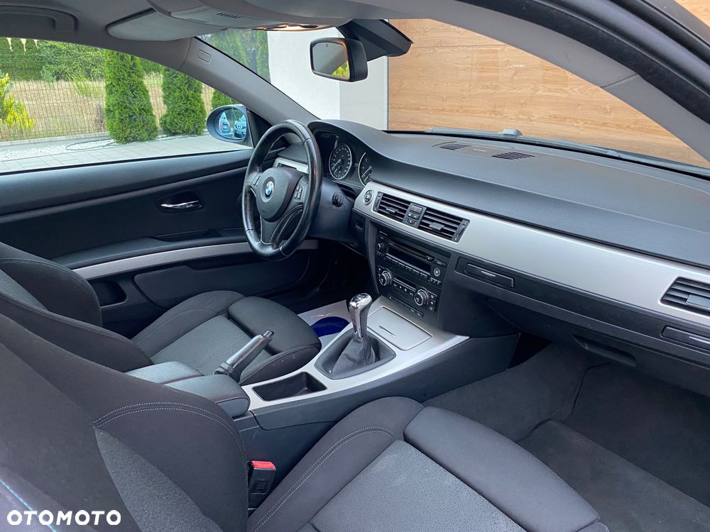 BMW Seria 3 320i Edition Exclusive - 27