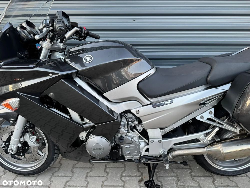Yamaha FJR - 21