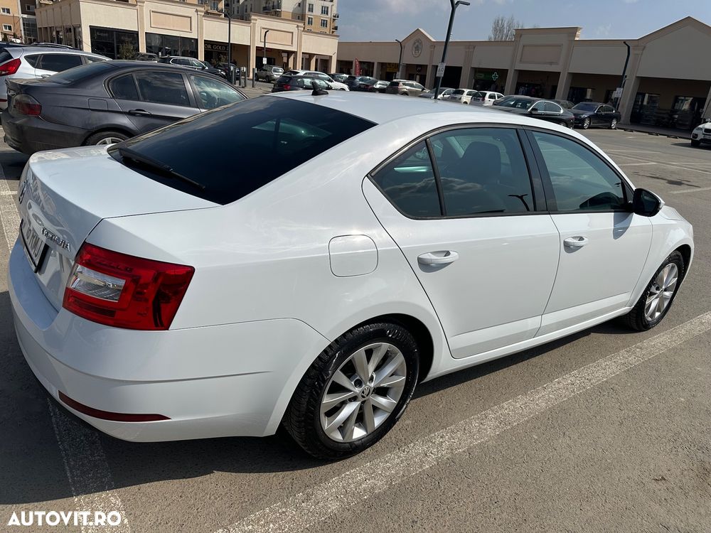 Skoda Octavia 1.6 TDI DSG Ambition - 6