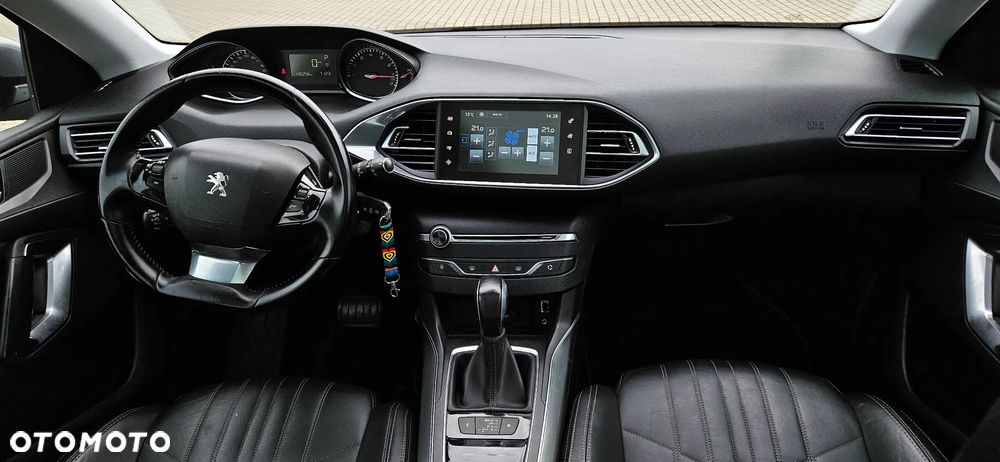 Peugeot 308 PureTech 130 GPF EAT8 Stop & Start Allure Pack - 8