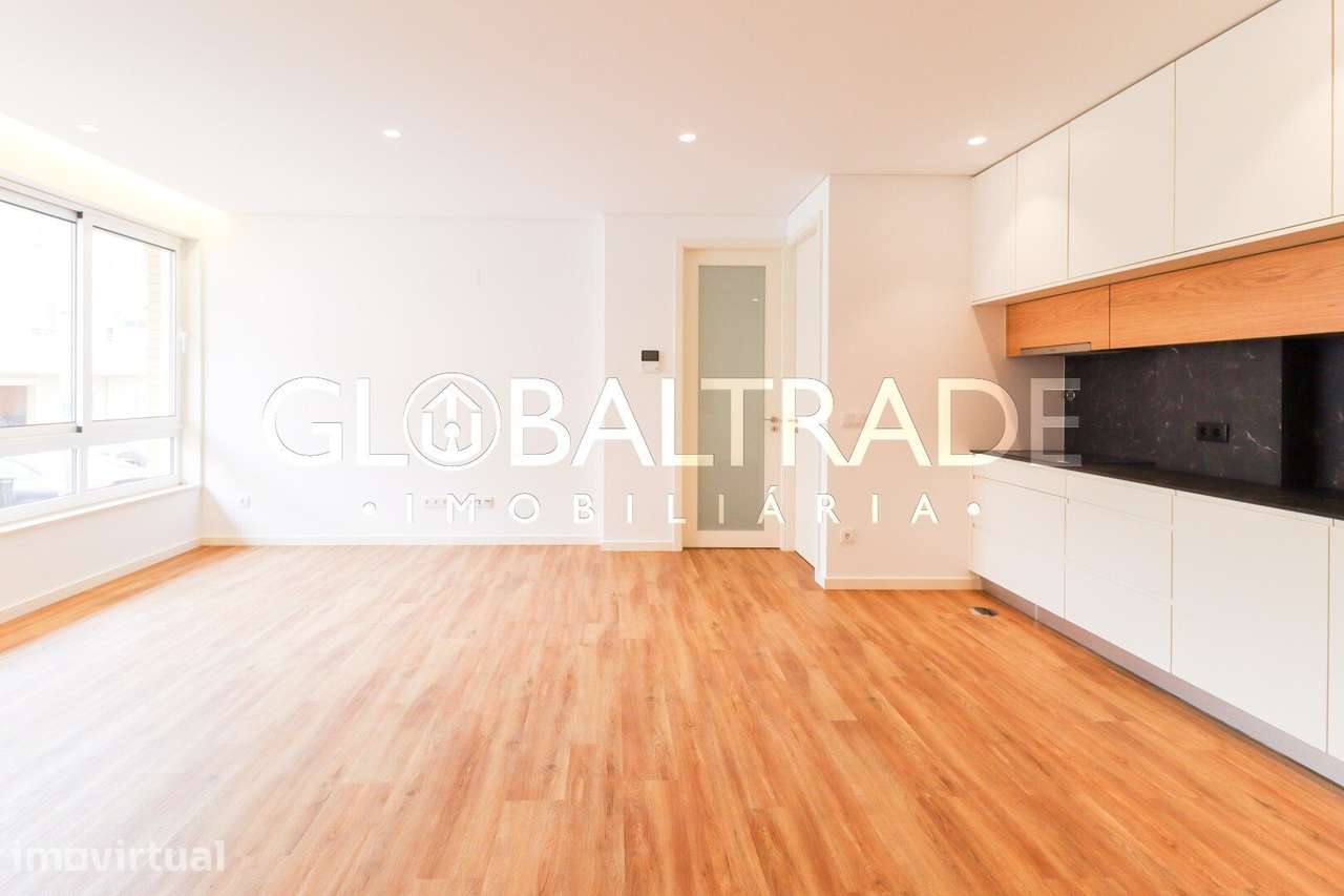 Apartamento T2 Renovado & Equipado em Alfena - Grande imagem: 2/55