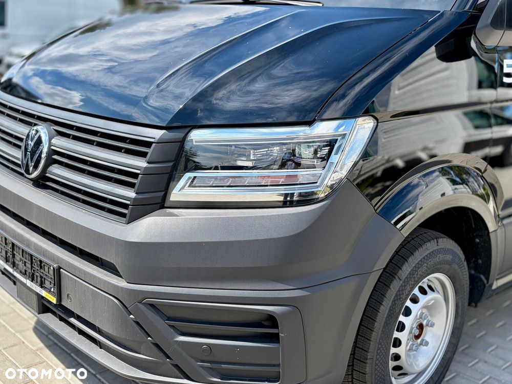 Volkswagen Crafter 35 Podwozie z pojedynczą kabiną silnik: 2,0 l EU6 SCR 177 KM / skrzynia biegów: Przedni napęd manualna 6-biegowa rozstaw osi: 4490 mm - 4