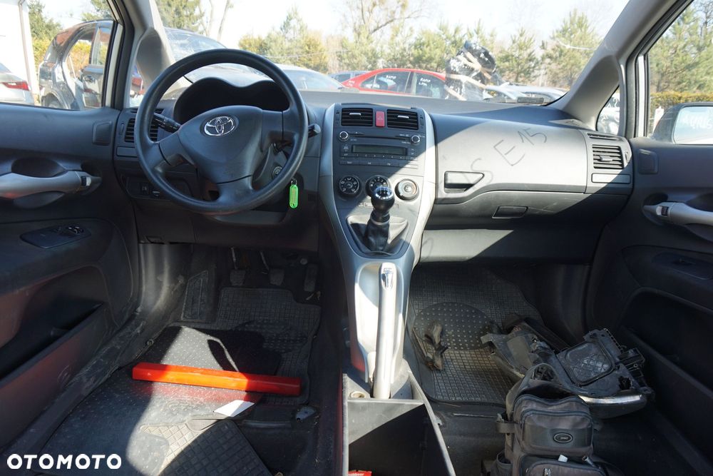 DESKA ROZDZIELCZA AIRBAG KONSOLA AURIS E15 I TOYOTA 2006-2009 - 1
