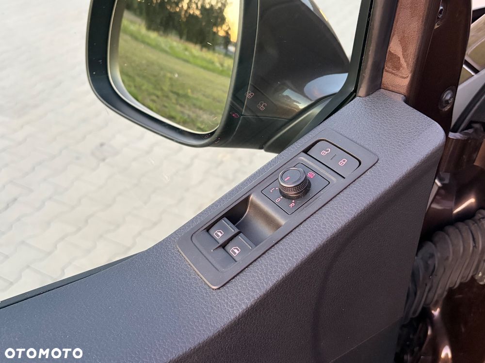 Volkswagen Caravelle - 27
