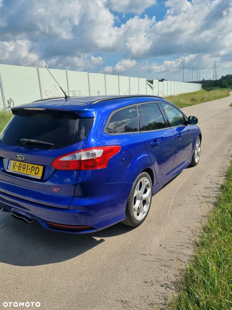 Ford Focus 2.0 EcoBoost ST mit Leder-Sport-Paket - 6