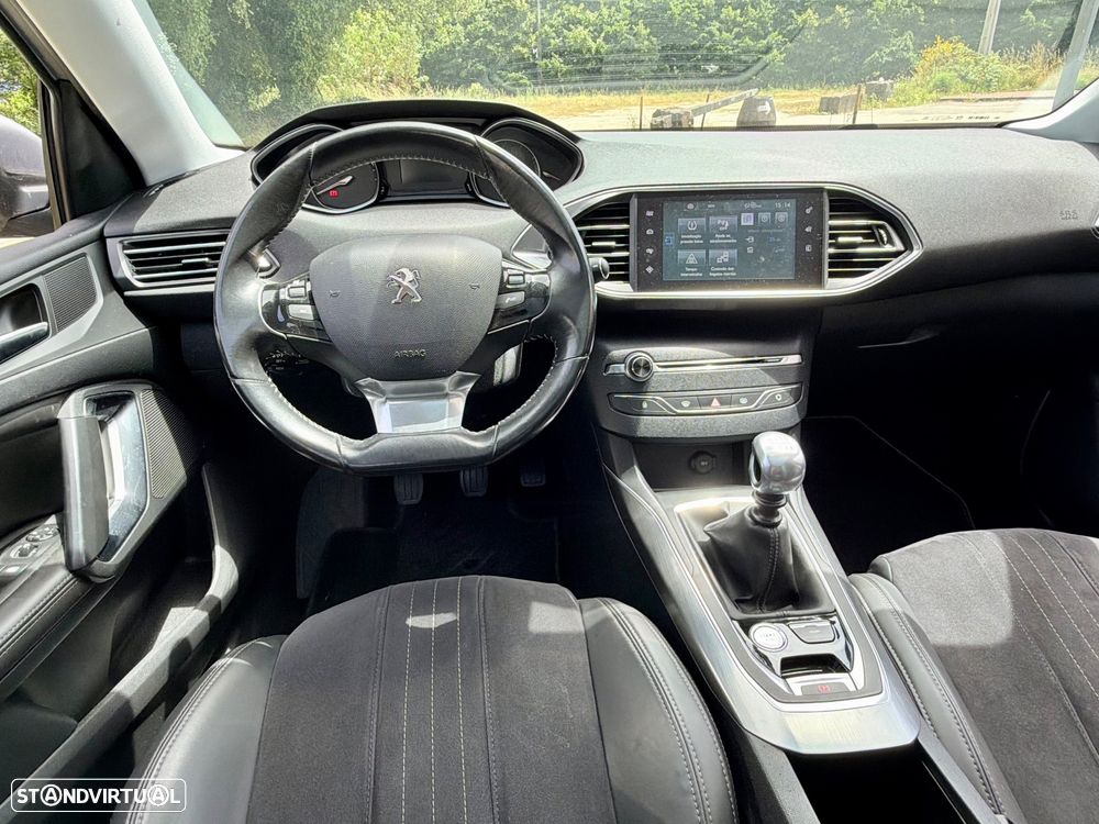 Peugeot 308 1.2 PureTech GT Line - 23