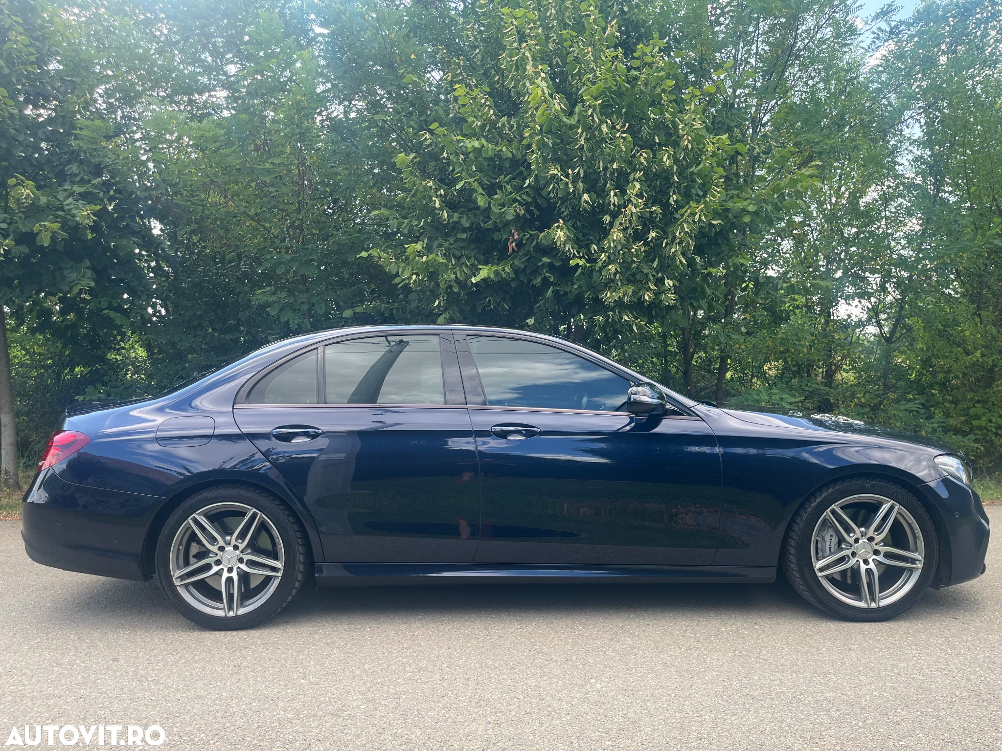 Mercedes-Benz E 43 AMG 4Matic 9G-TRONIC - 11