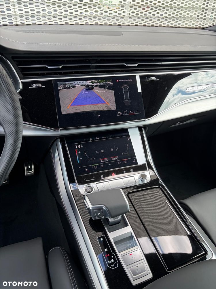 Audi Q8 - 10