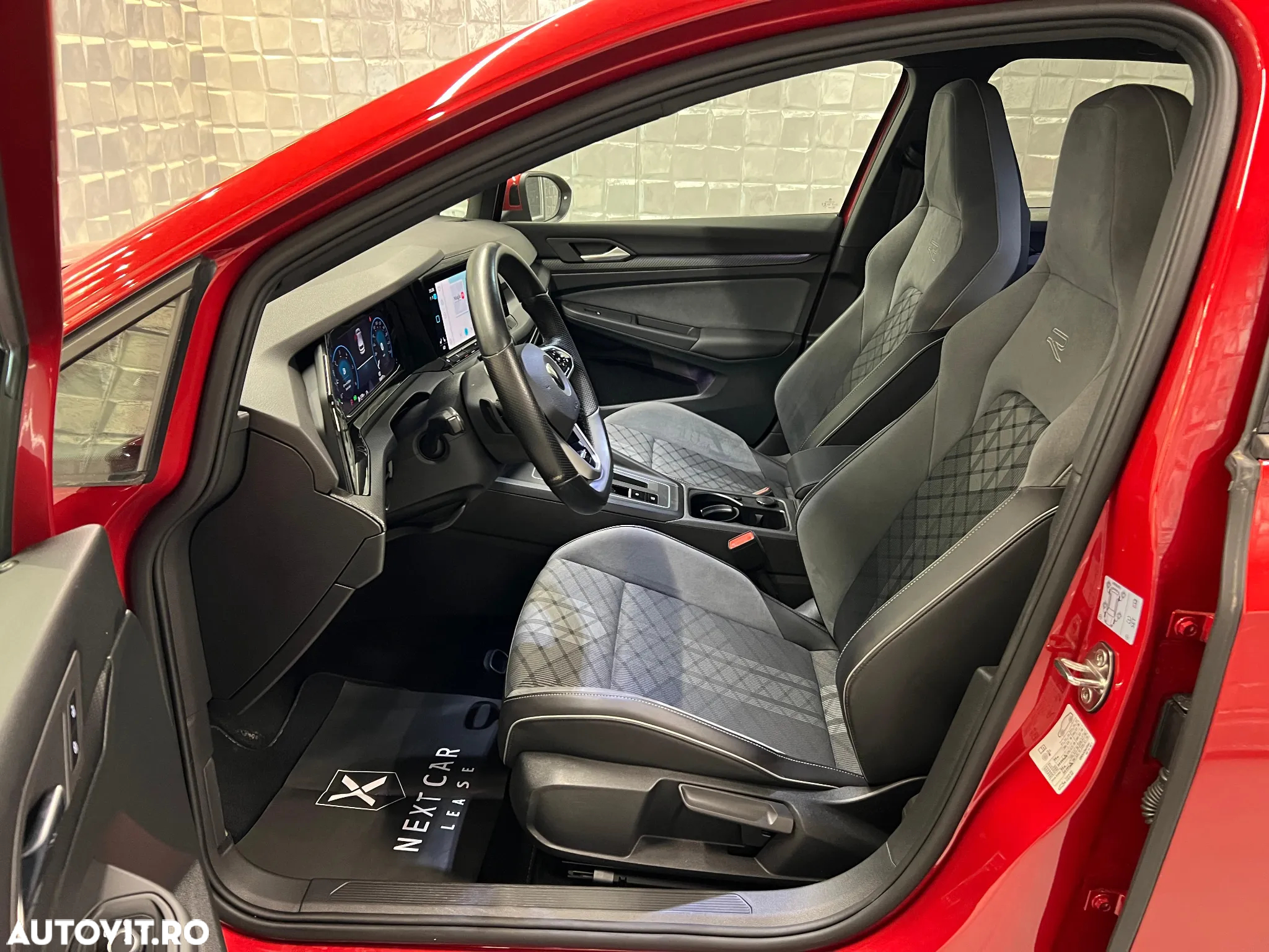Volkswagen Golf 2.0 TDI SCR DSG R-Line - 10