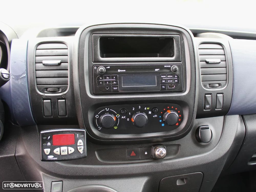Opel Vivaro CDTI  Isotermica Frio com IVA de 2016 - 11