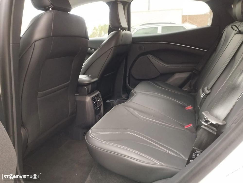 Ford Mustang Mach-E - 24