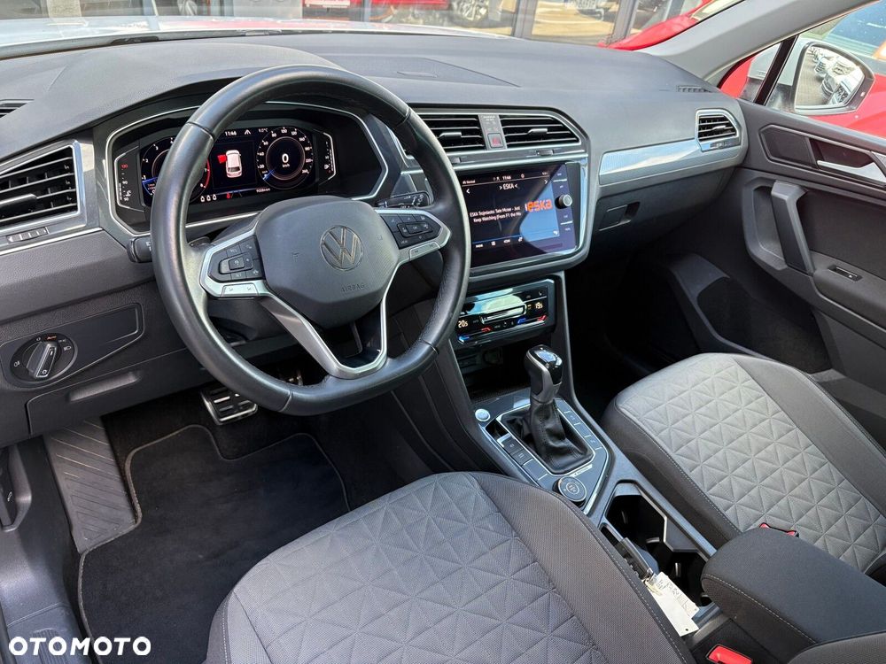 Volkswagen Tiguan - 12