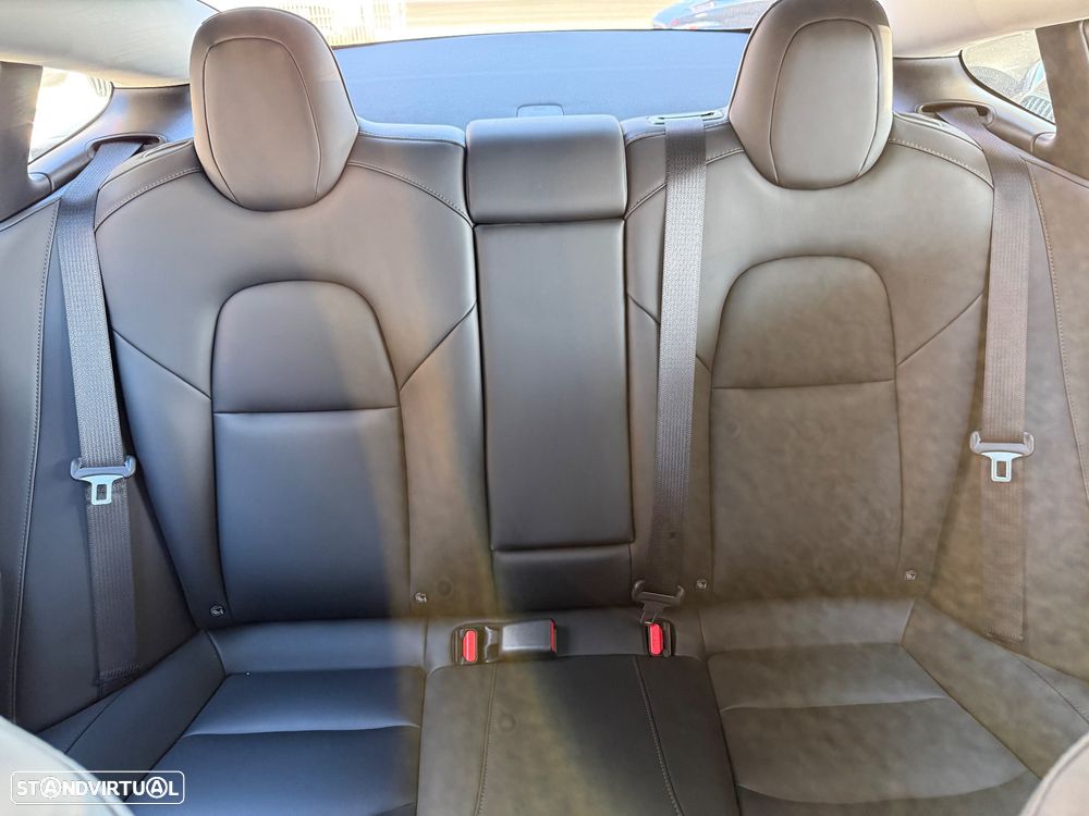 Tesla Model 3 Long Range Tração Traseira - 13