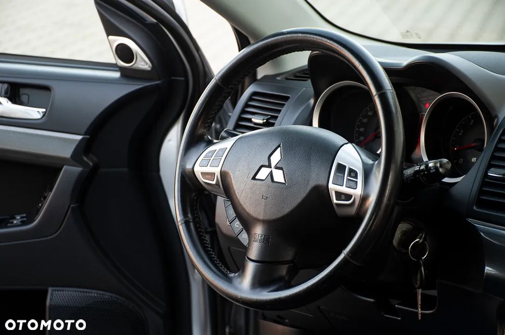 Mitsubishi Lancer 1.8 Intense - 26