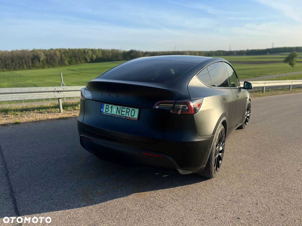 Tesla Model Y Long Range Dual Motor AWD - 6