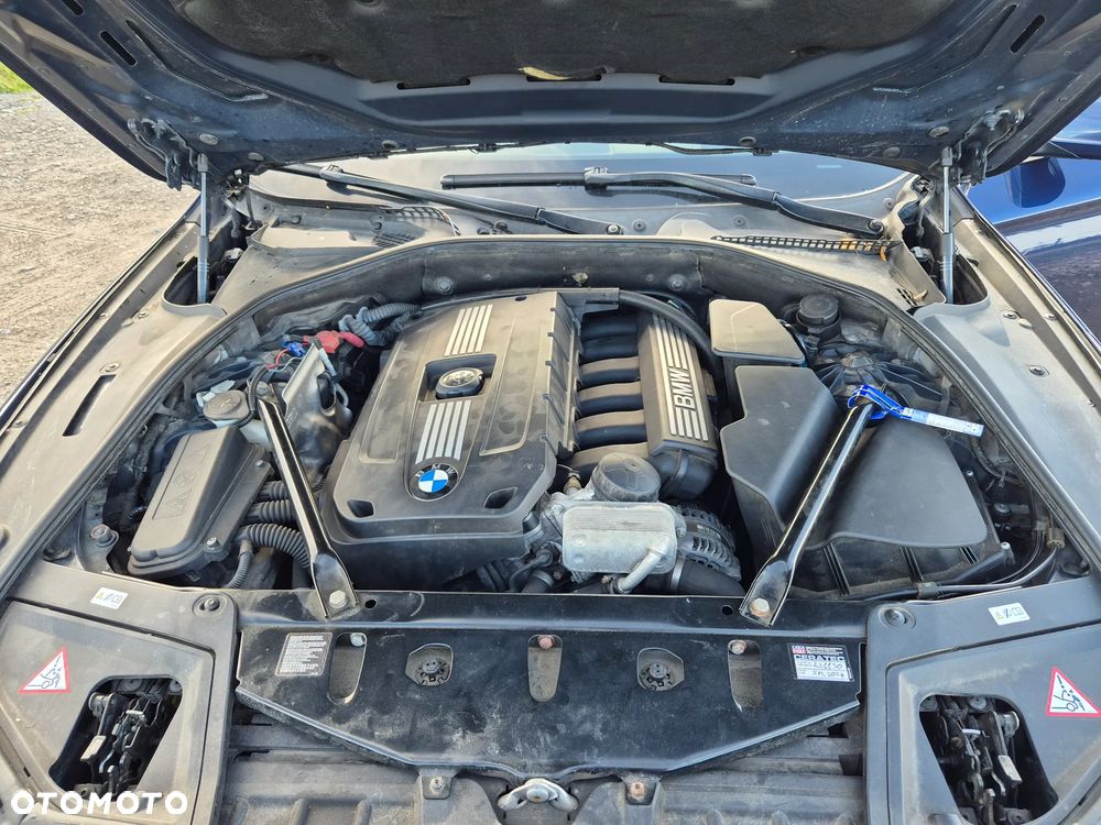 BMW Seria 5 528i - 14