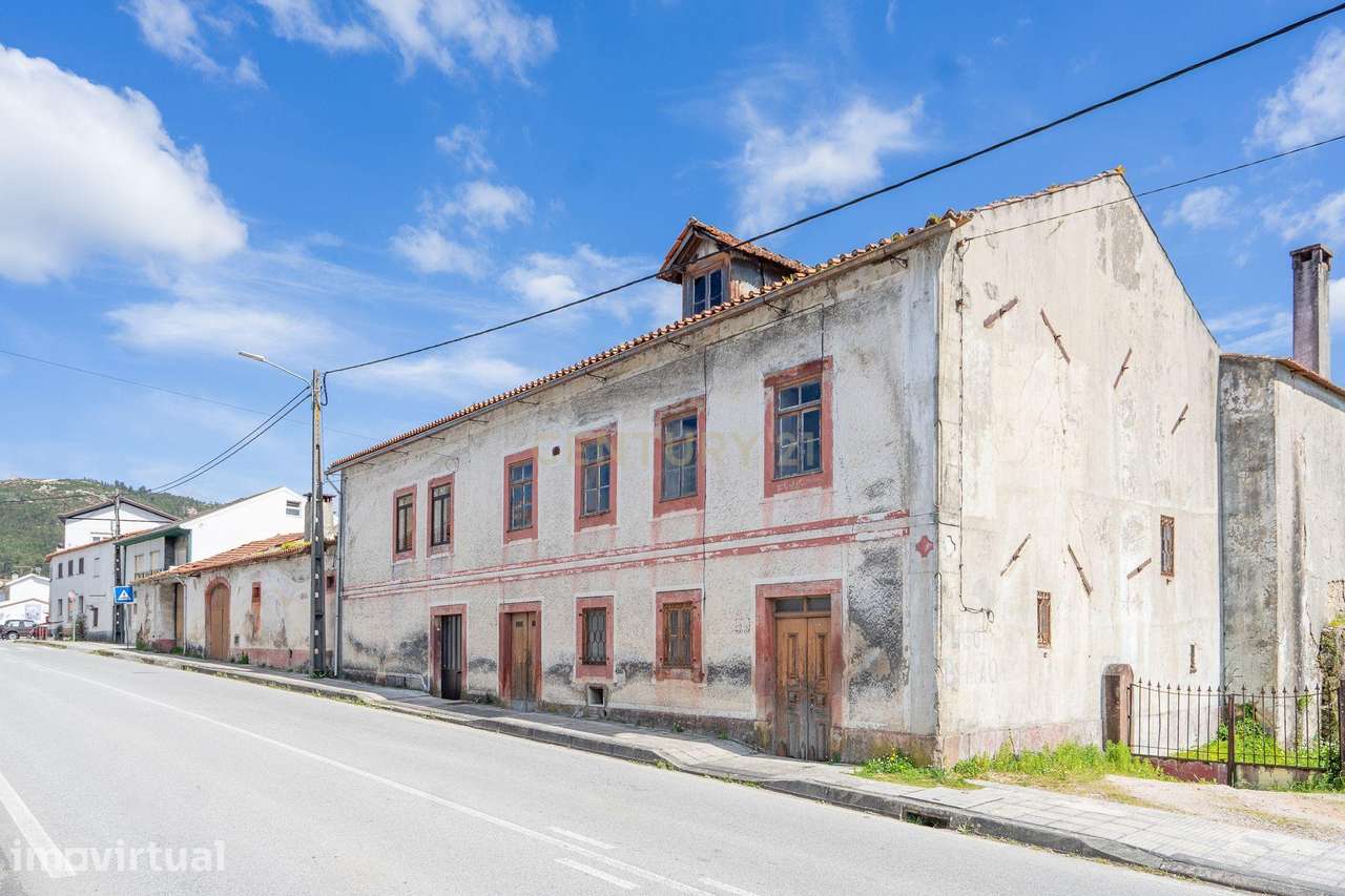 Prédio com terreno a poucos minutos do centro da vila. Com projecto ap - Grande imagem: 3/60