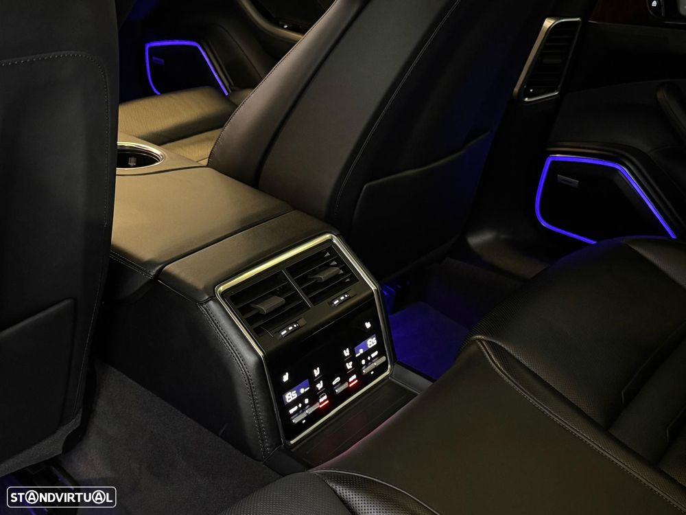 Porsche Panamera Sport Turismo Turbo S E-Hybrid - 19