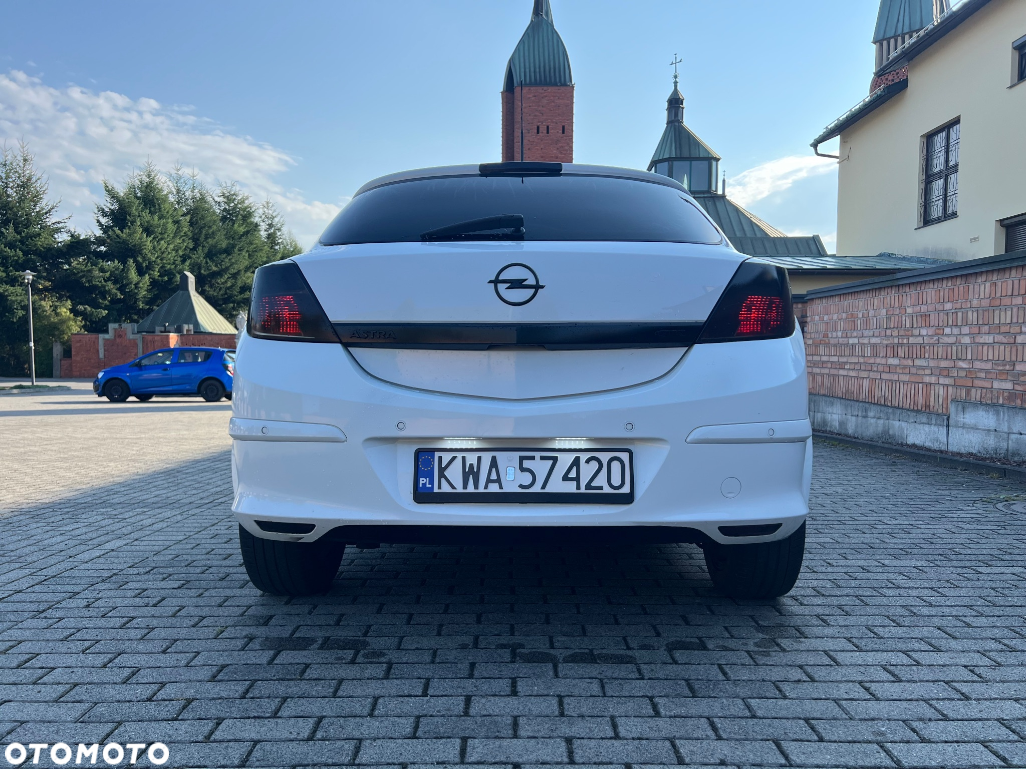 Opel Astra III GTC 1.6 Enjoy - 9