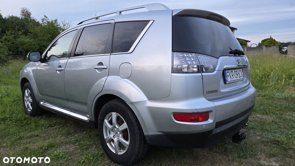 Mitsubishi Outlander - 7