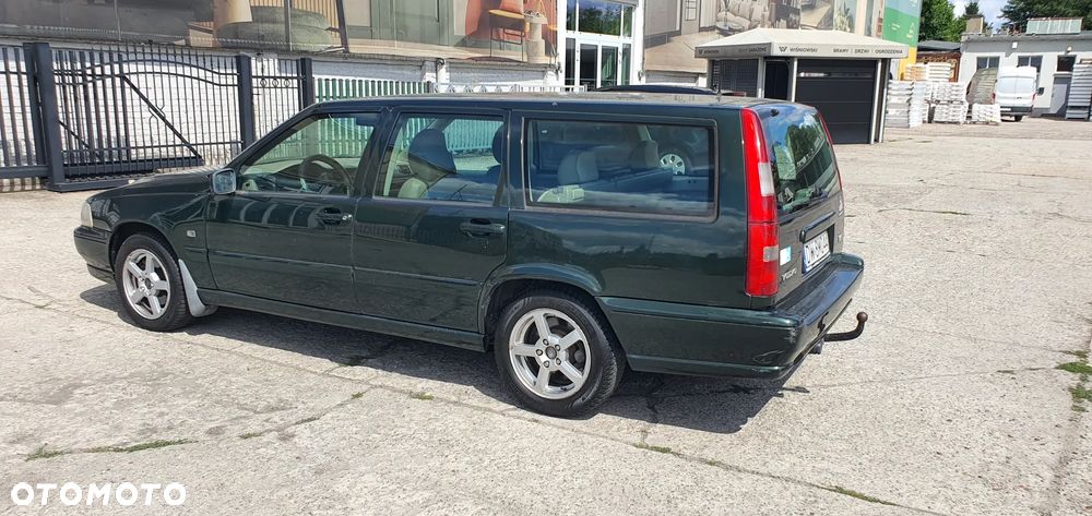 Volvo V70 2.4 - 8