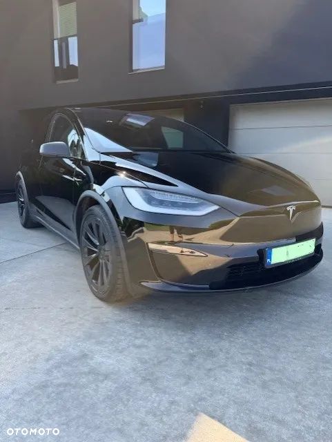 Tesla Model X - 3