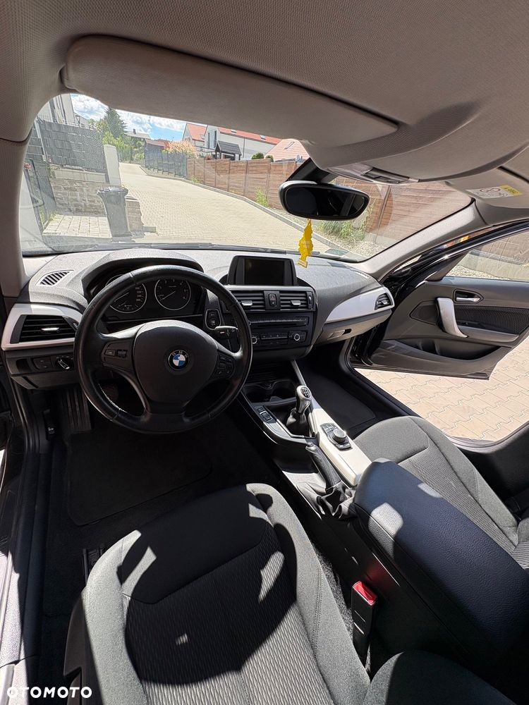 BMW Seria 1 116d DPF - 12