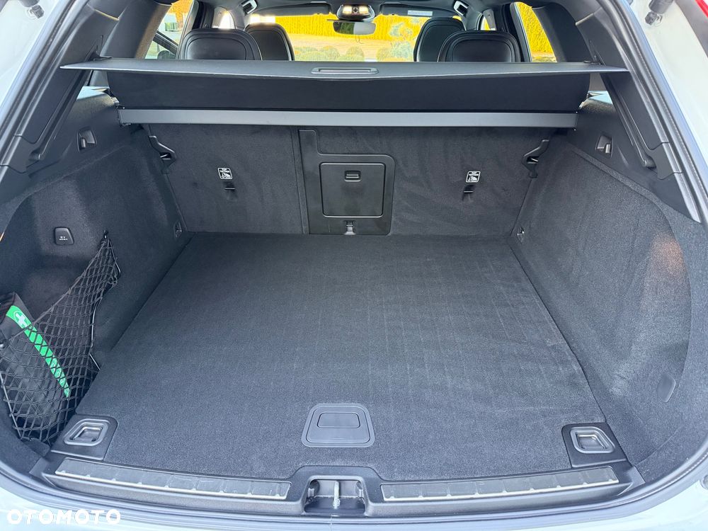 Volvo XC 60 T6 Plug-In Hybrid AWD Ultra Dark - 28