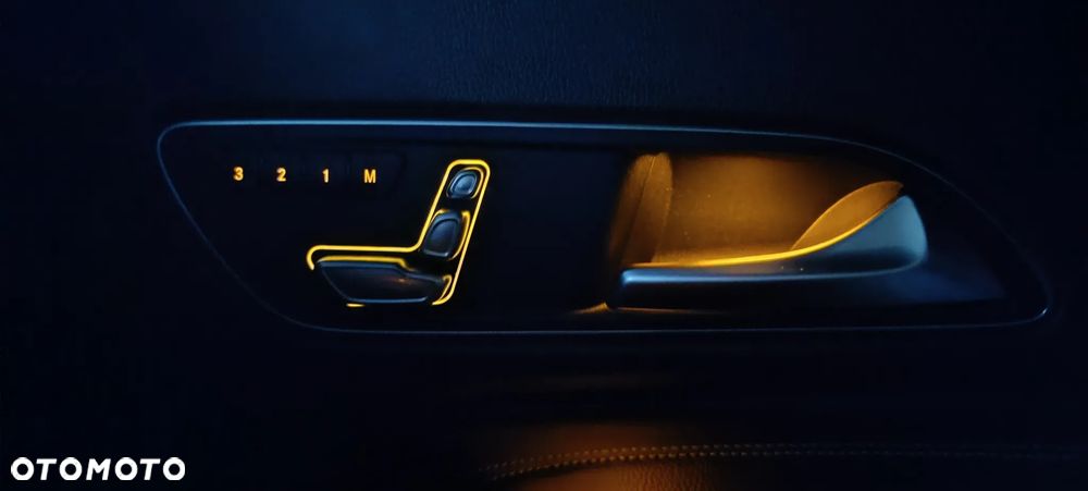 Mercedes-Benz CLA 250 4Matic 7G-DCT - 10