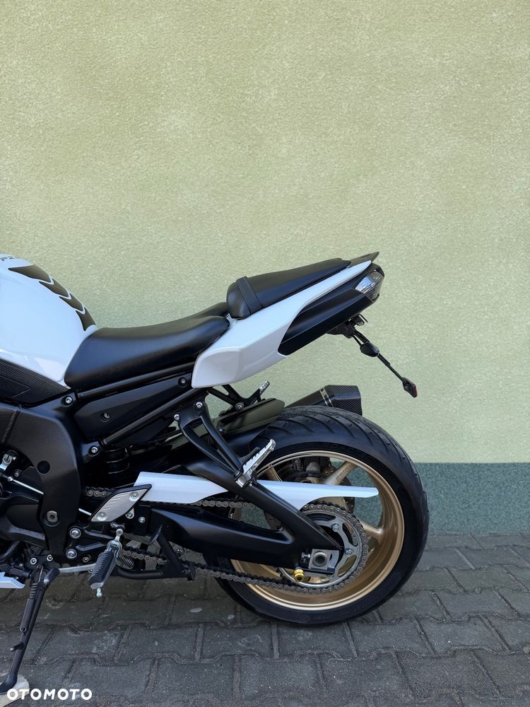 Yamaha FZ8 - 24