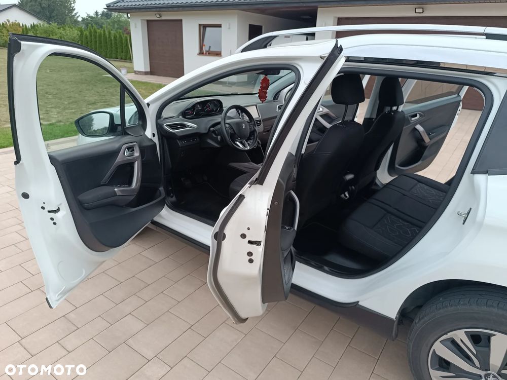 Peugeot 2008 1.2 Pure Tech Style - 17