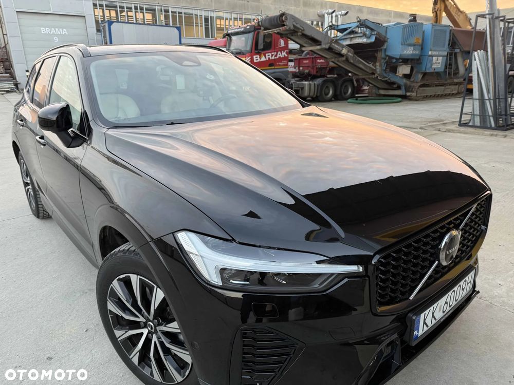 Volvo XC 60 B4 D Plus Dark - 17