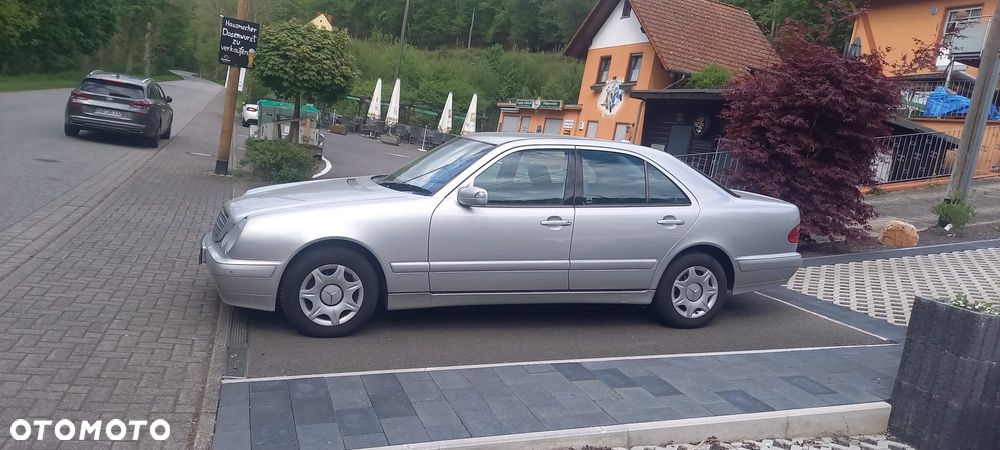 Mercedes-Benz Klasa E - 2