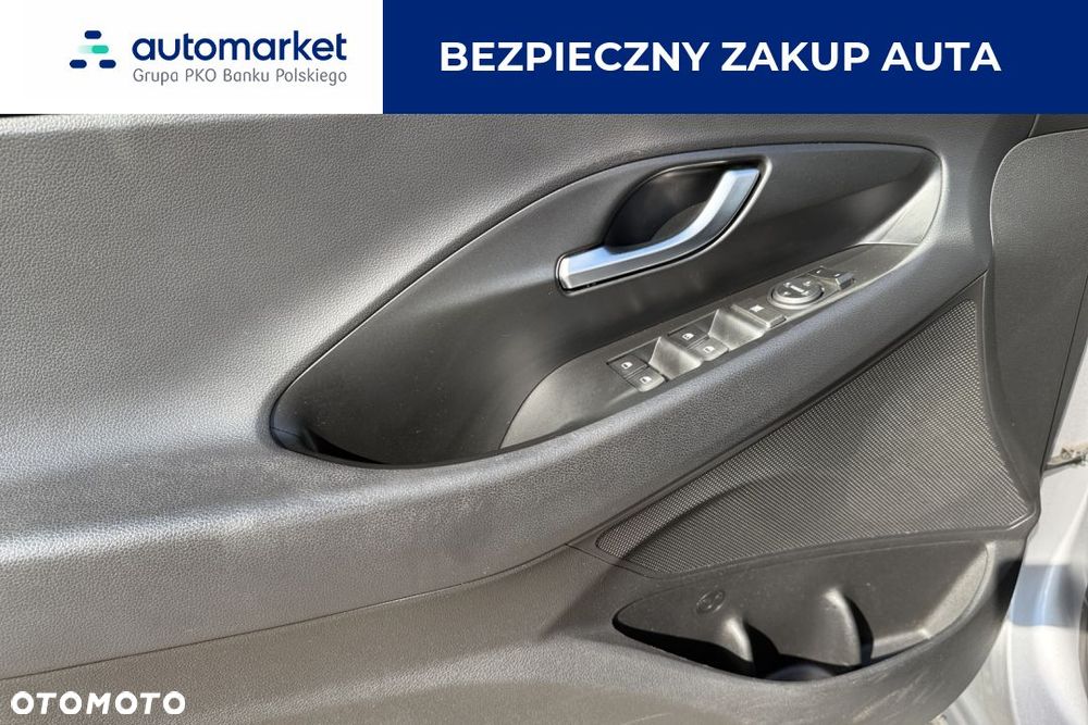 Hyundai i30 1.5 DPI Classic + - 10