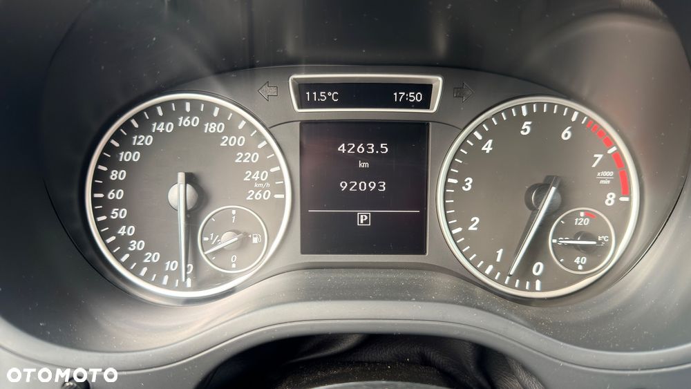 Mercedes-Benz Klasa B 180 BlueEFFICIENCY Edition Style - 27