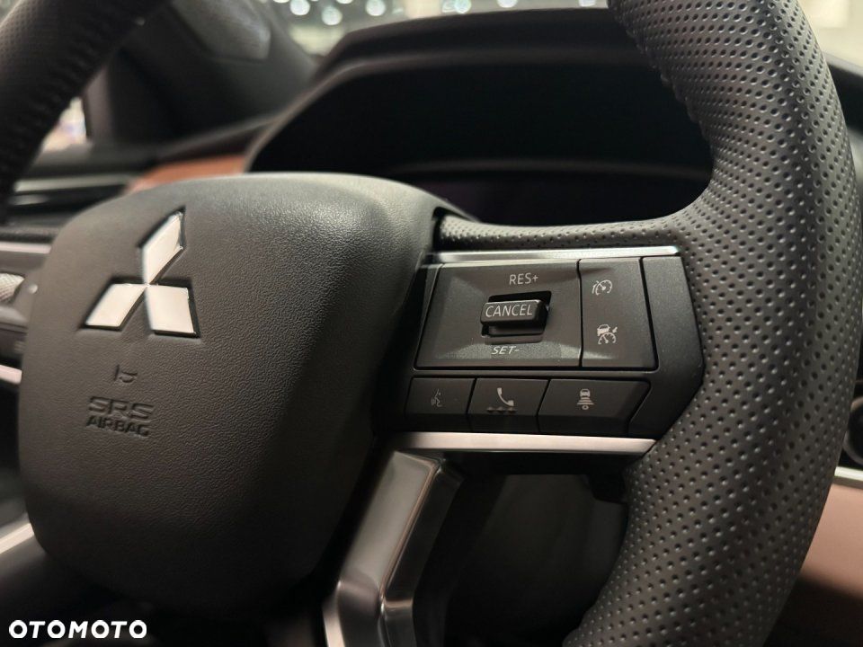 Mitsubishi Outlander - 17