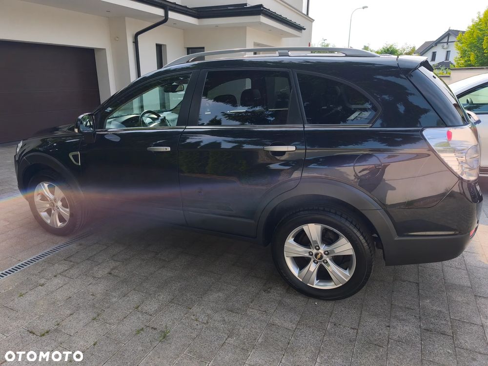 Chevrolet Captiva 2.0 d LT medium 5os - 10