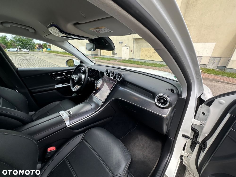 Mercedes-Benz GLC 220 d 4Matic 9G-TRONIC AMG Line Advanced - 22