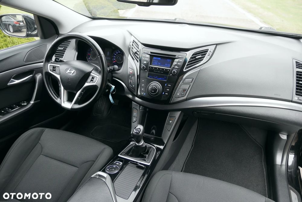 Hyundai i40 Kombi 1.7 CRDi Premium - 18