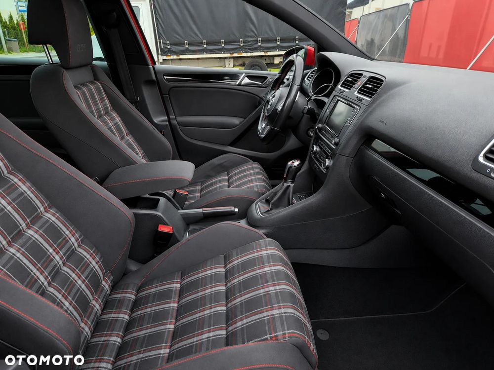 Volkswagen Golf 2.0 GTI - 16