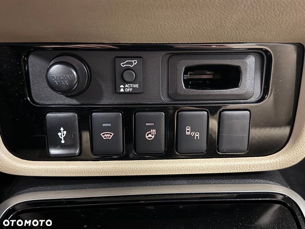 Mitsubishi Outlander - 20