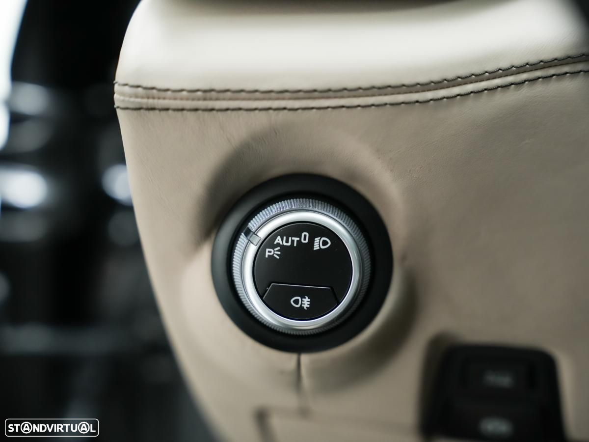 Ferrari GTC4 Lusso - 25