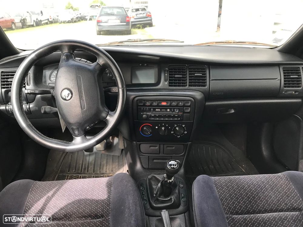 Opel Vectra B 1.6i 4P 1997 - Para Peças - 7