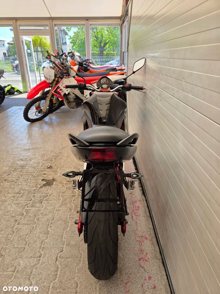 Kawasaki ER - 24