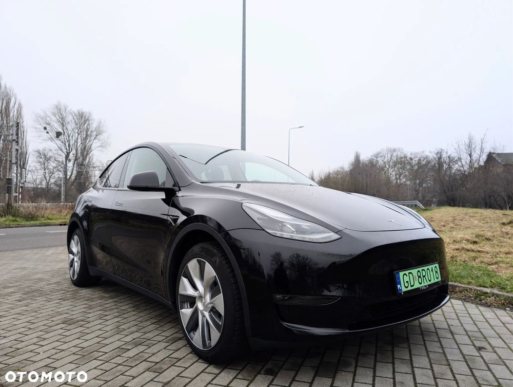 Tesla Y Long Range Dual Motor AWD - 2