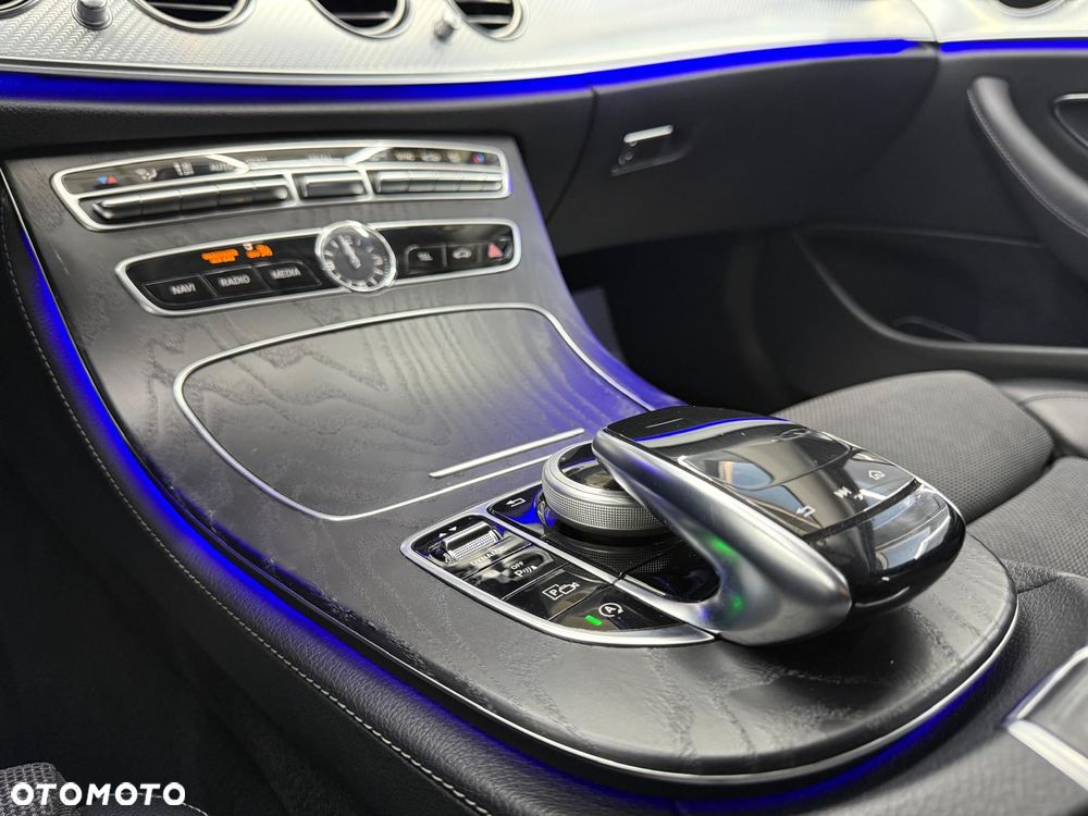 Mercedes-Benz Klasa E 220 d 9G-TRONIC Avantgarde - 23