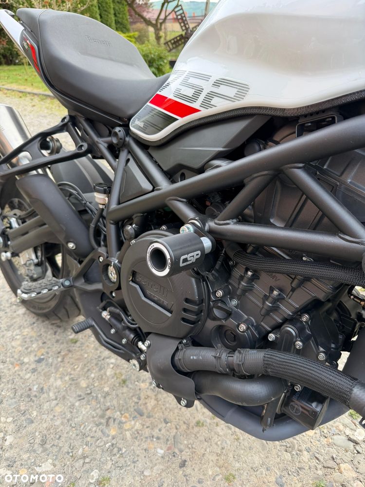 Benelli 752 S - 14