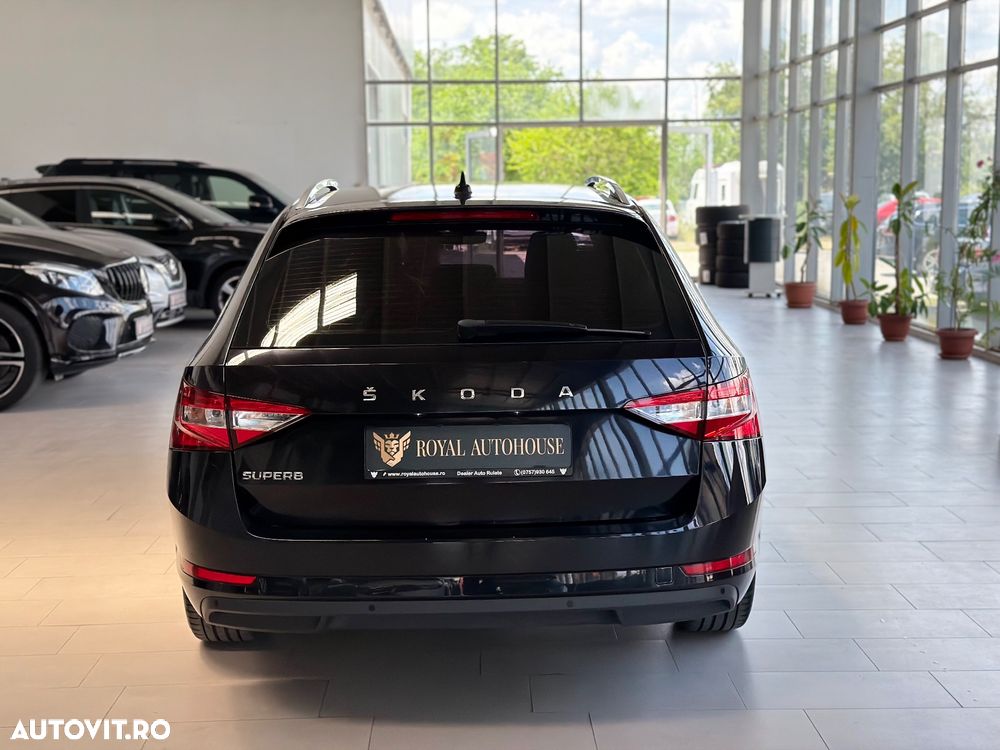 Skoda Superb 2.0 TDI DSG Sportline - 11