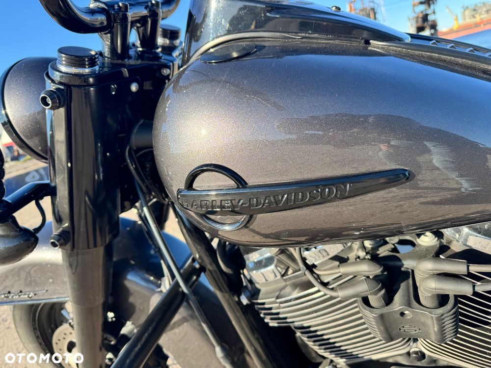 Harley-Davidson Softail Heritage Classic - 21